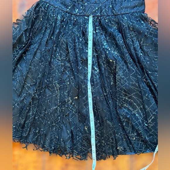 ✨The Perfect Little Black Dress! ✨ - Picture 9 of 13